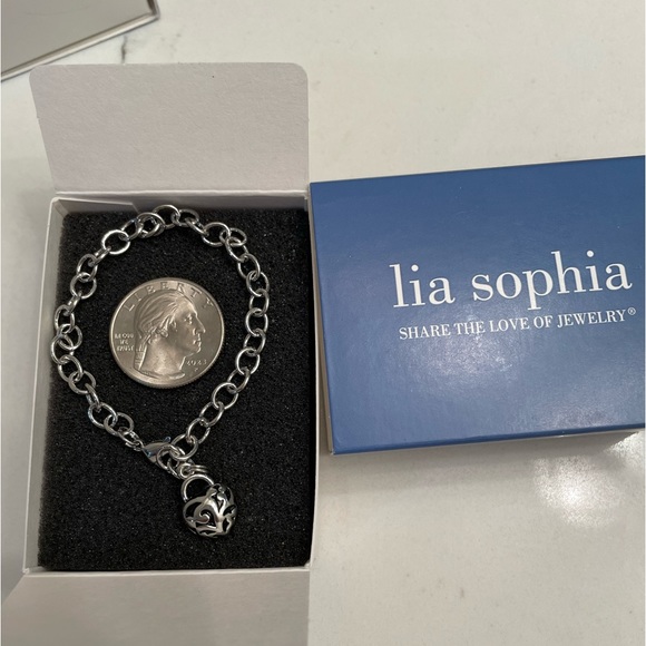 ❤️NWOT Silver bracelet for little girls. - Picture 2 of 3